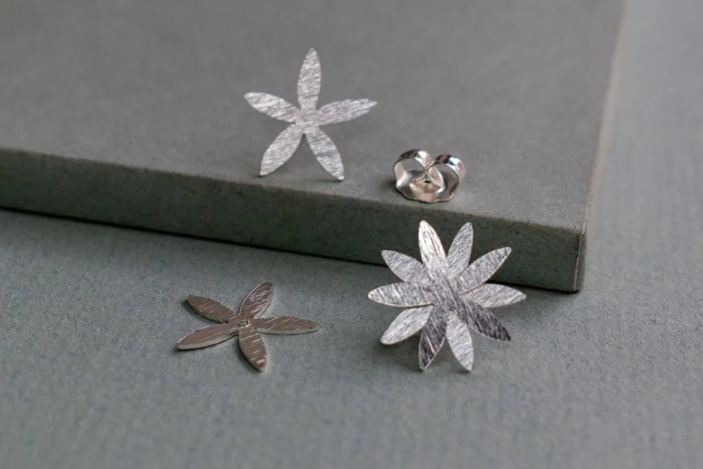 Aretes Cestrum Boxifolium tallo corto