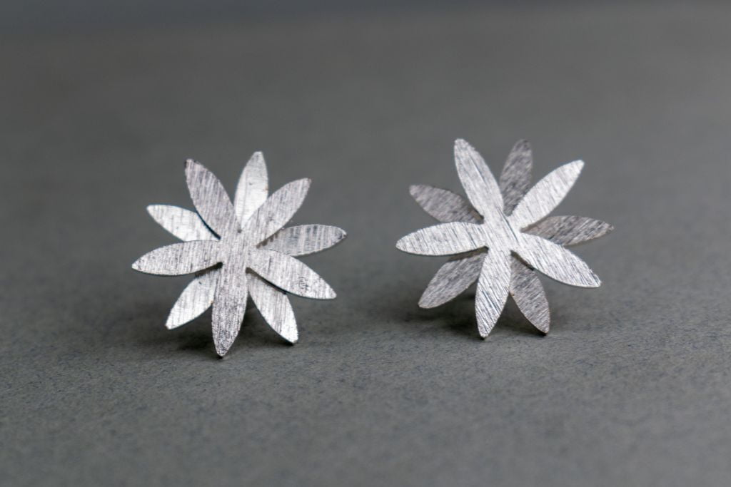 Aretes Cestrum Boxifolium tallo corto