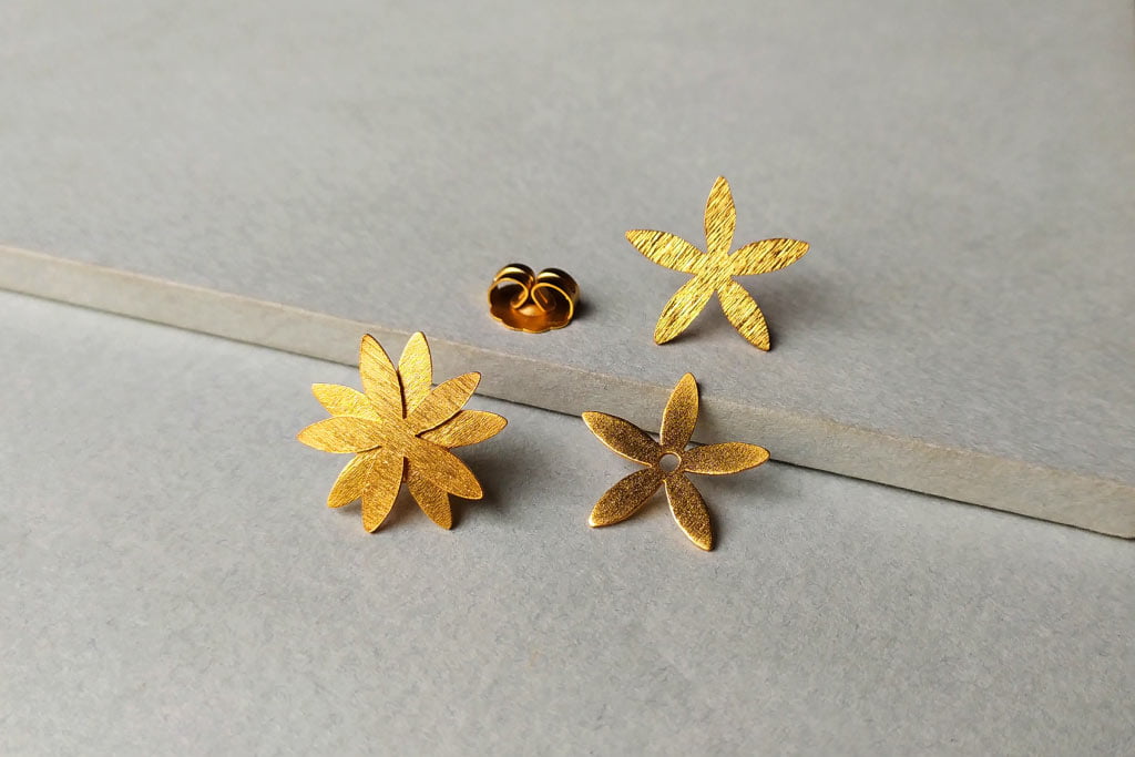 Aretes Cestrum Boxifolium tallo corto