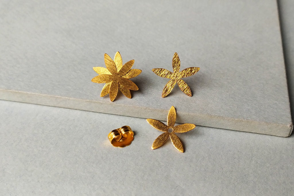 Aretes Cestrum Boxifolium tallo corto