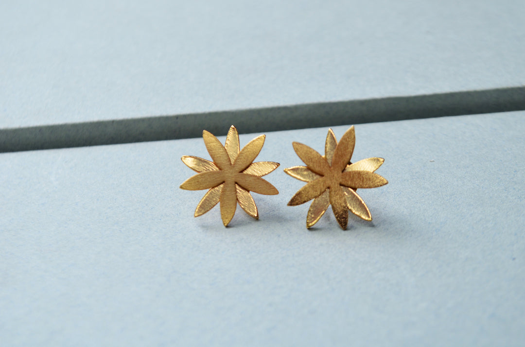 Tg Aretes Cestrum Tallo corto G con detalles de fabricación.