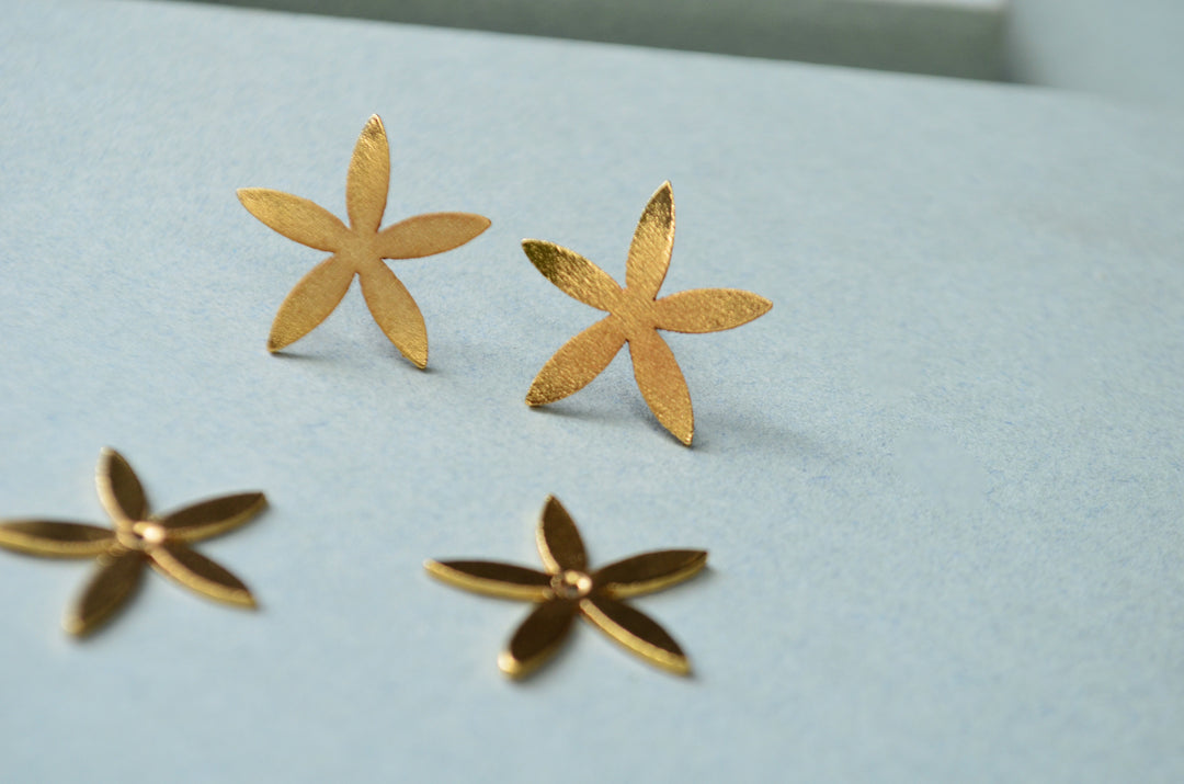 Tg Aretes Cestrum Tallo corto G con detalles de fabricación.