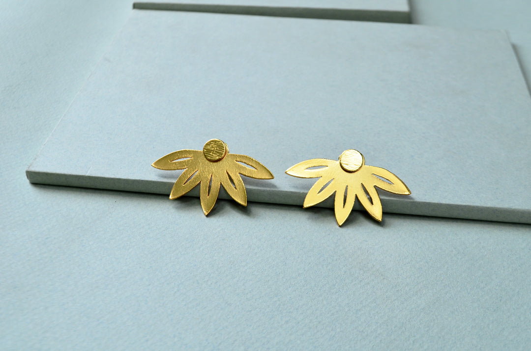 Tg Aretes Clusia Multiflora J con detalles de fabricación.