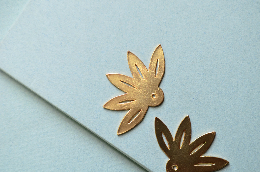 Tg Aretes Clusia Multiflora J con detalles de fabricación.
