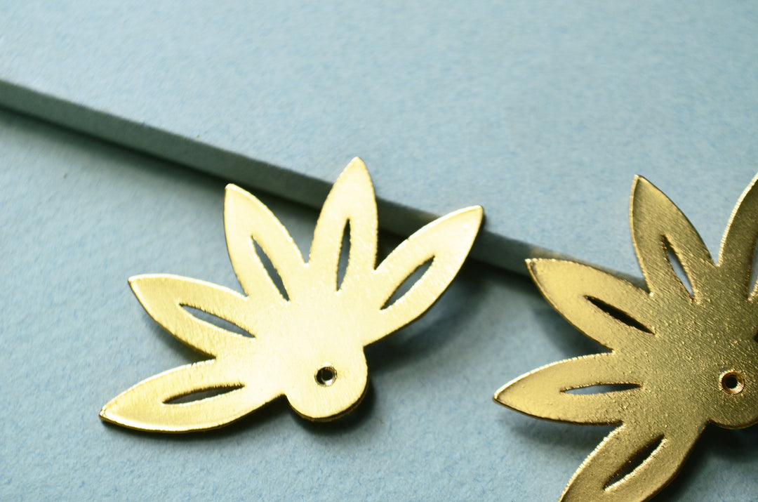 Tg Aretes Clusia Multiflora J con detalles de fabricación.