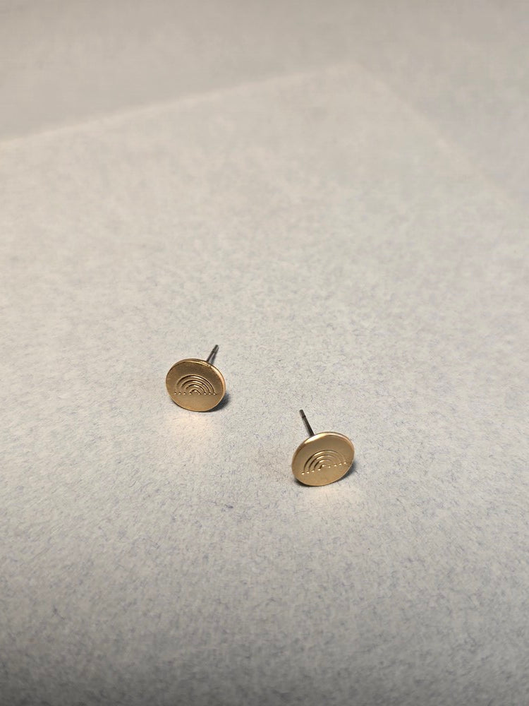 Kd Aretes Dainaili - Dueño del sueño A con detalles de fabricación.