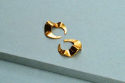 Earcuff Amaro x2 - Madre de Kuwai con detalles de fabricación
