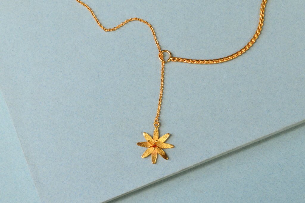 collar bachue joyeria flor dorada -